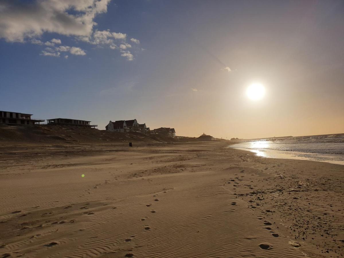 Penthouse Windkracht 10 Aan Het Strand Van Cadzand Bagian luar foto
